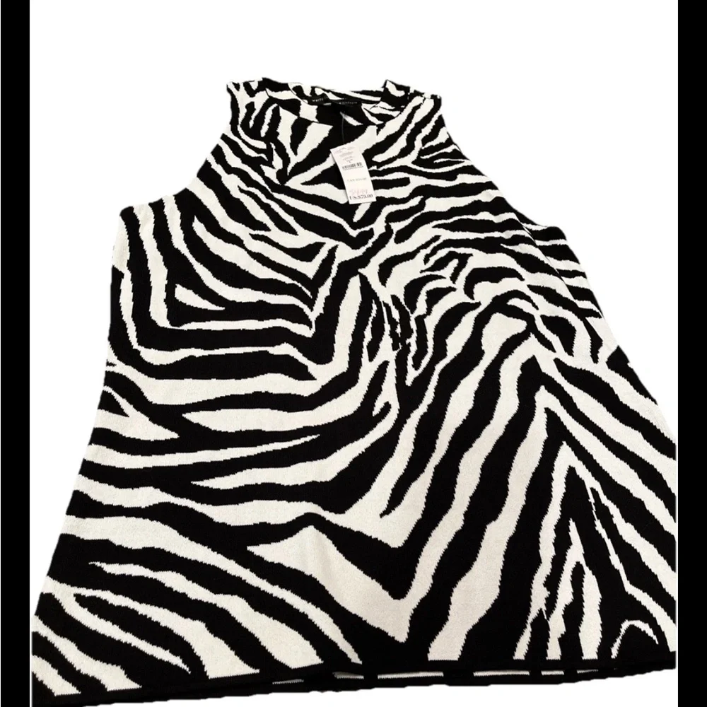 White House Black Market Fitted Black and White Halter Top Animal Print Sz Large - Picture 1 of 7